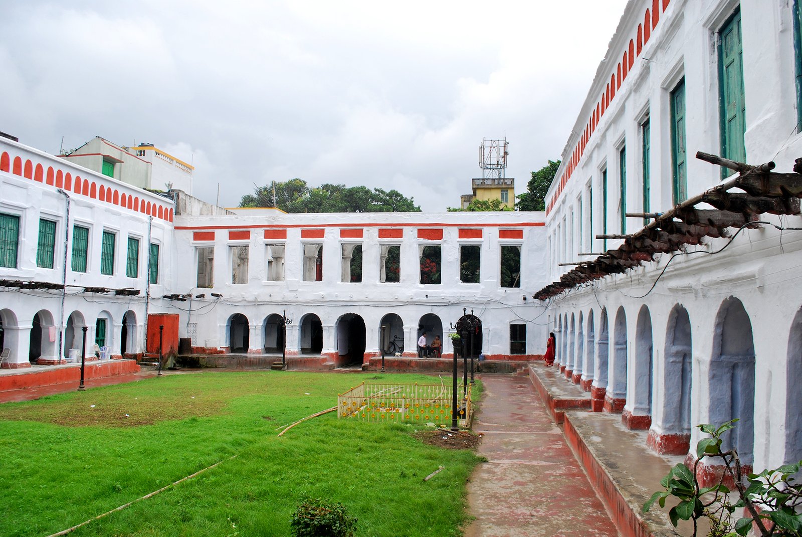 Shovabarzar Rajbari inside